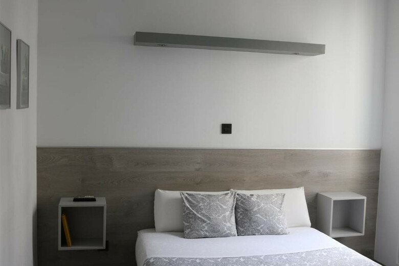 Hostal Fuencarral Rooms