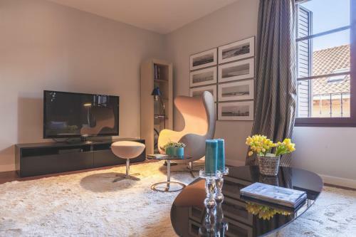 Home Club San Joaquin Apartments