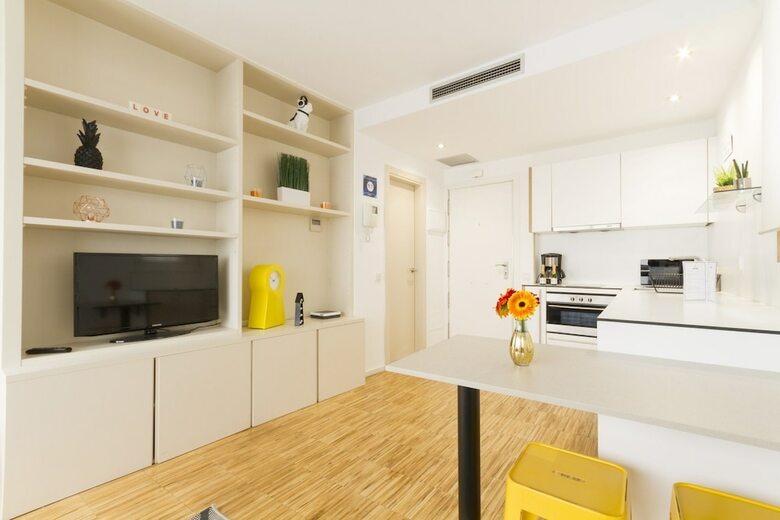 7rooms7 Gran Via Madrid Apartments
