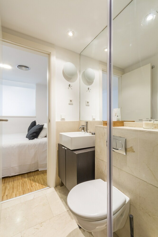 7rooms7 Gran Via Madrid Apartments