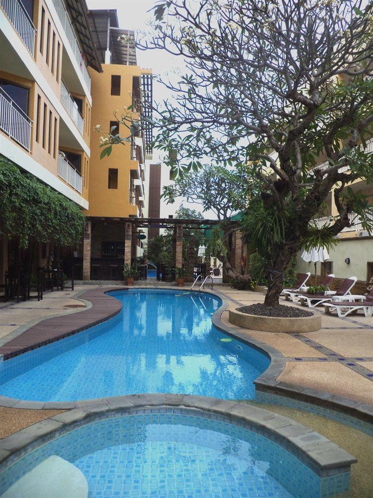 Hotel Poppa Palace