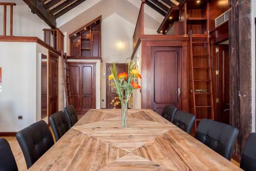 Two-bedroom Apartment With Terrace Pastor