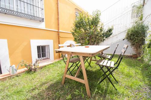 Hostal House With Garden & Pool In Malaga