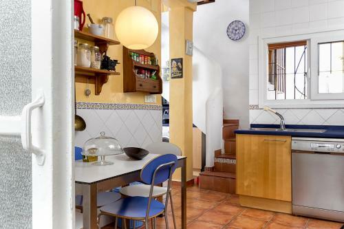 Three-bedroom Apartment With Terrace Lion