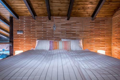 One-bedroom Apartment With Terrace Tina