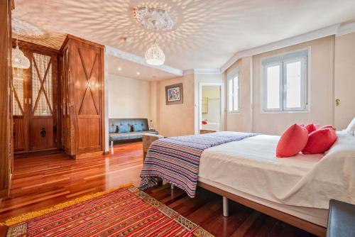 Three-bedroom Apartment With Terrace Emma