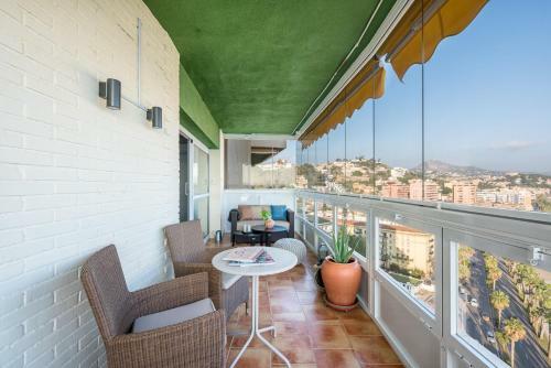 Three-bedroom Apartment With View Charlie