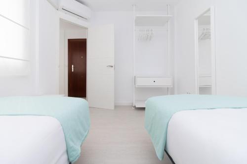 Bright Apartment Close To Beach And Town