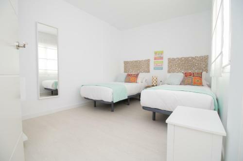 Bright Apartment Close To Beach And Town