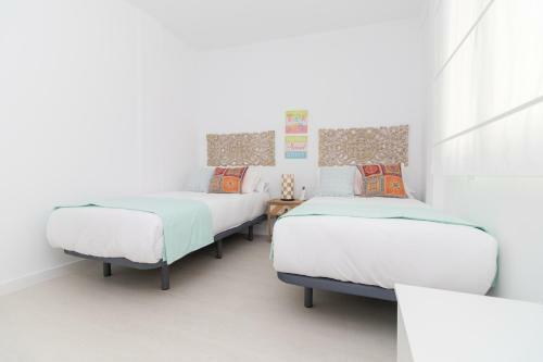 Bright Apartment Close To Beach And Town