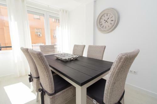 Bright Apartment Close To Beach And Town