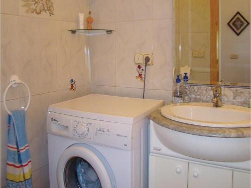 Three-bedroom Holiday Home In Malaga