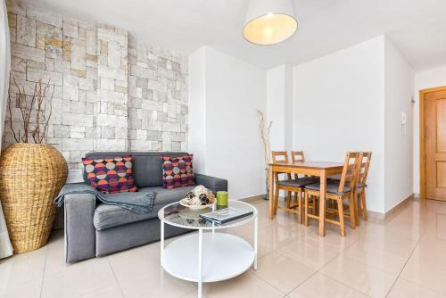 One-bedroom Holiday Apartment Farola