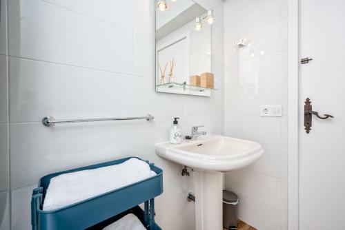 Two-bedroom Apartment With Terrace San Juan