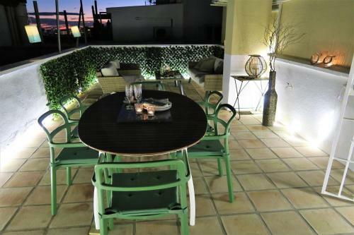 Two-bedroom Apartment With Terrace San Juan