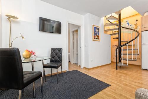 One-bedroom Apartment With Terrace Picasso
