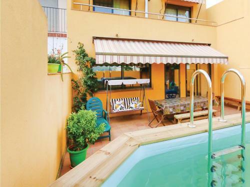 Five-bedroom Holiday Home In Malgrat De Mar