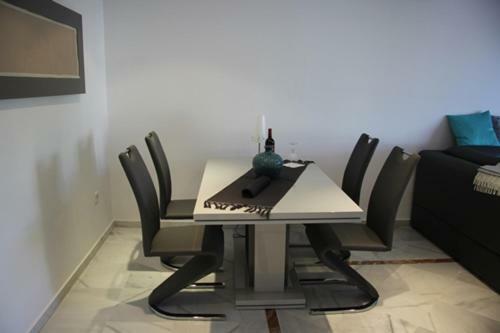 Bonito Apartamento En Nueva Andalucia