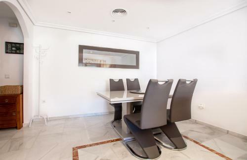 Bonito Apartamento En Nueva Andalucia