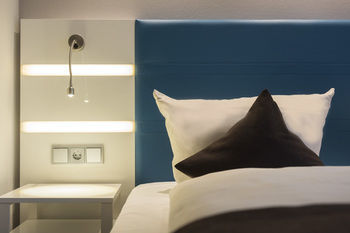 Hotel Balladins Superior Cologne Airport