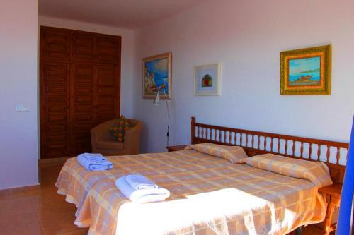 Apartamentos El Capistrano Nerja Guy P. Way