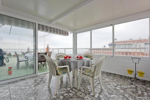 Stylish Apartment Over Balcon De Europa