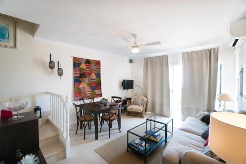 Apartamento Urb. La Hacienda, 16