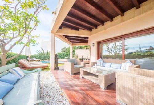 Villa Aurora