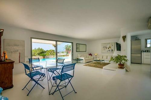 Playa De Talamanca Villa Sleeps 4 Pool Air Con Wifi
