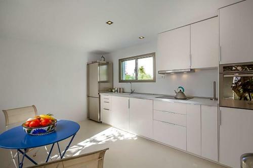 Playa De Talamanca Villa Sleeps 4 Pool Air Con Wifi