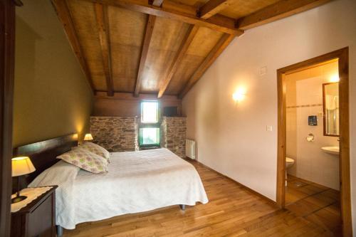 Agroturismo Hotel Rural O Acivro
