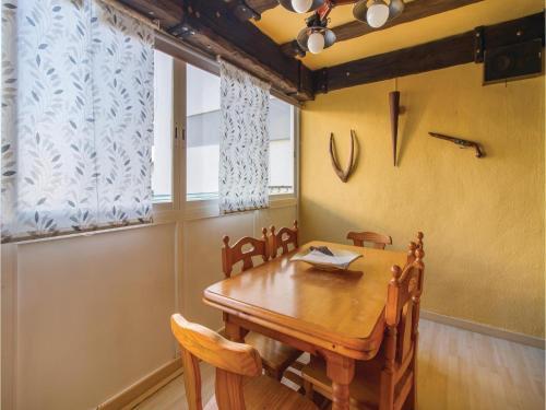 Three-bedroom Apartment In Oliva