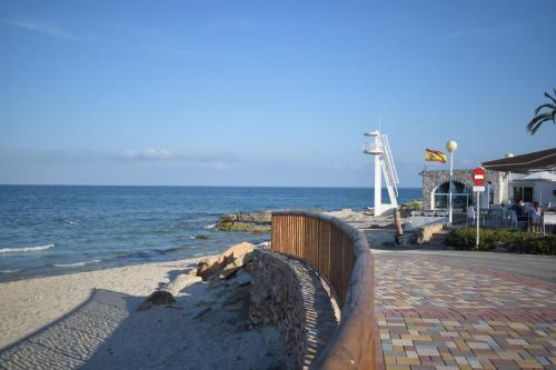 Casa Con Piscina Privada En Montemar De Dehesa De Campoamor Mm 024