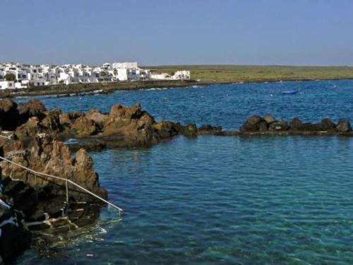 Orzola Apartment Sleeps 4 Wifi