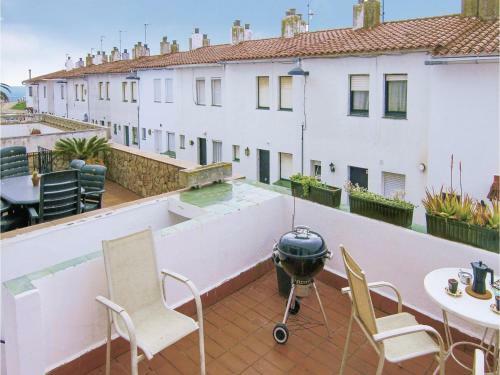 Four-bedroom Holiday Home In Palamos