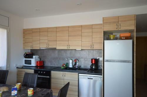Apartamento Con Piscina En Rosas. Anoia 1er