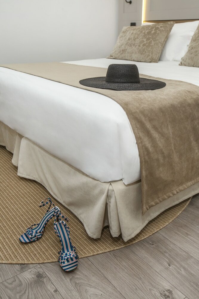Hotel Icon Roset� By Petit Palace