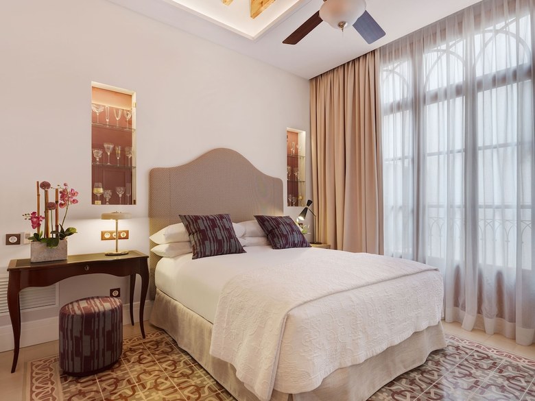 Hotel Gloria De Sant Jaume