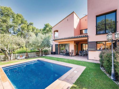 Four-bedroom Holiday Home In Pals