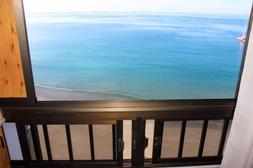 Ocean Beachfront Apartment In Patalavaca