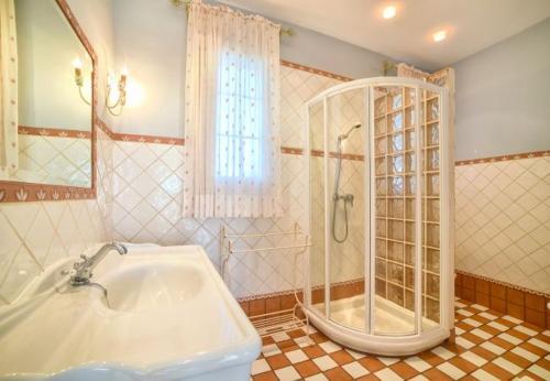 Pedramala Villa Sleeps 14 Pool
