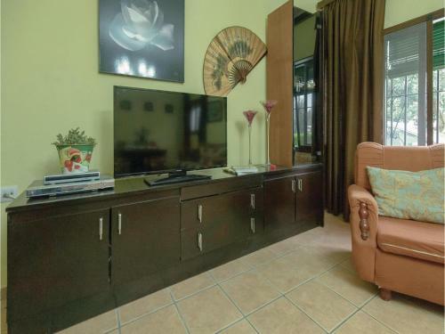 Three-bedroom Holiday Home In Penaflor