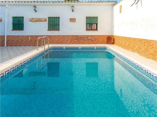 Three-bedroom Holiday Home In Penaflor