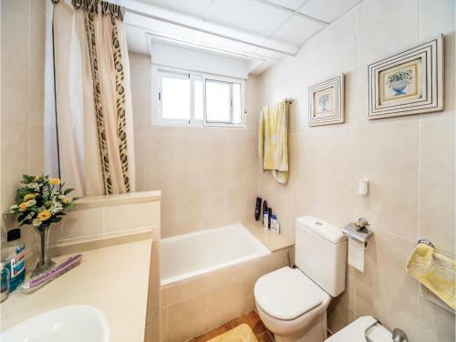 Four-bedroom Holiday Home In Peniscola