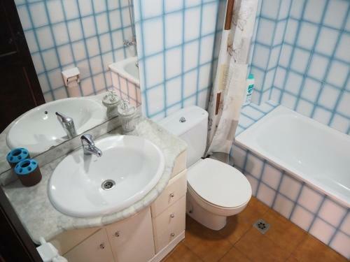 Apartamento Con Terraza En Pineda De Mar.