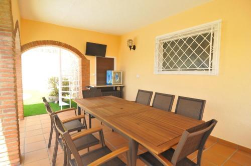 Villa Homeholidaysrentals Navy Blue