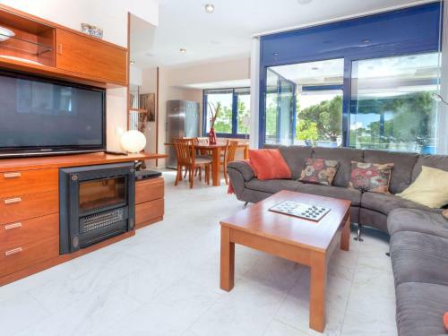 Holiday Home Crystal House
