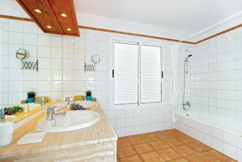 Playa Blanca Villa Sleeps 3 Air Con Wifi