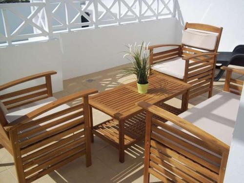Playa Honda Apartment Sleeps 4 Pool Wifi
