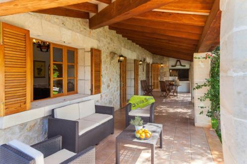 Pollenca Villa Sleeps 4 Pool Wifi